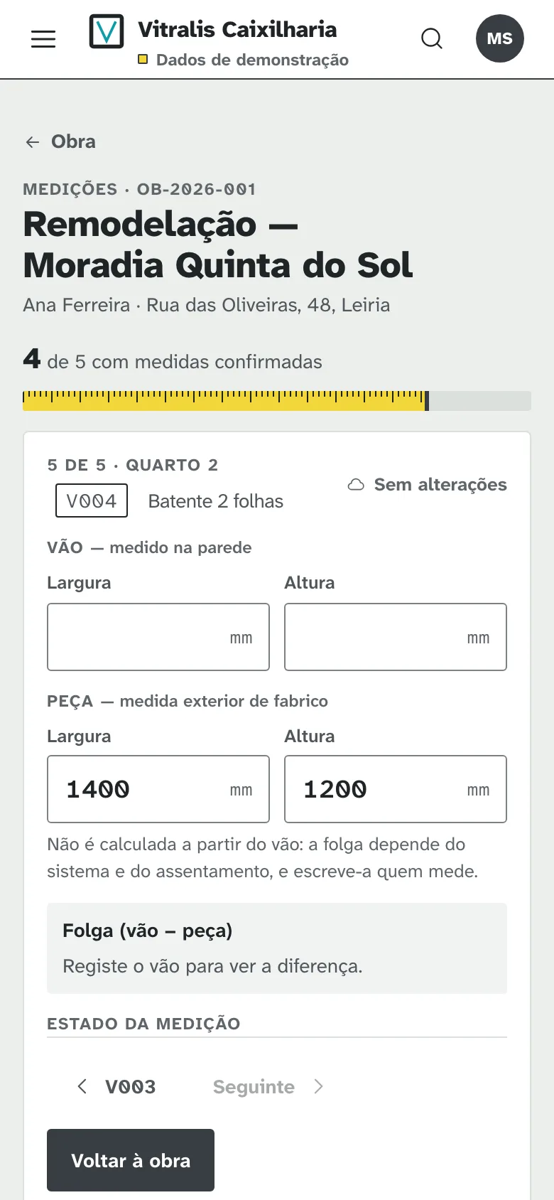 Registo de medições de uma obra no telemóvel, com peças por confirmar.